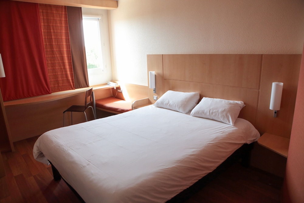 Habitación Estándar con 1 cama doble del hotel Ibis Albert Pays De Somme. Foto 3