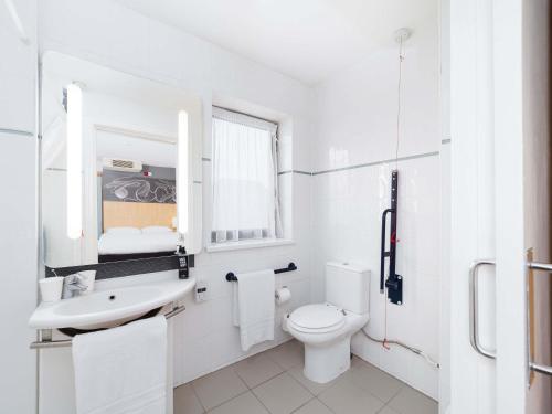 Habitación Doble - Adaptada para personas de movilidad reducida del hotel Ibis Southampton Centre. Foto 2