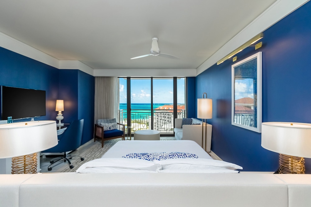 Habitación, 1 cama de matrimonio grande, vistas al mar del hotel Grand Hyatt Baha Mar. Foto 1