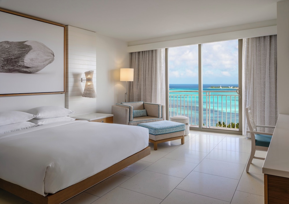 Habitación, 1 cama de matrimonio grande, vistas al mar del hotel Grand Hyatt Baha Mar. Foto 4