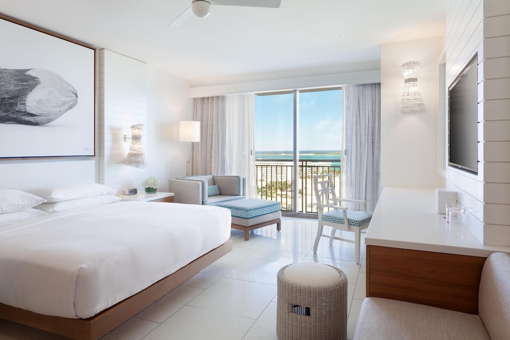 Habitación, 1 cama de matrimonio grande, vistas al mar del hotel Grand Hyatt Baha Mar. Foto 6
