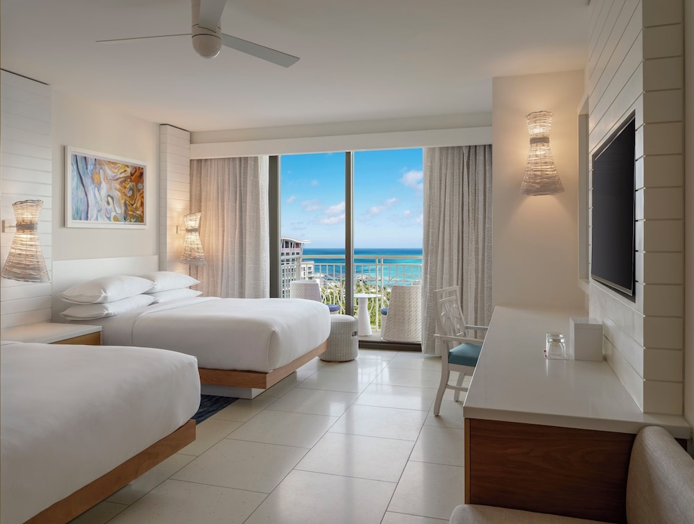 Habitación, 2 camas de matrimonio, balcón, vistas al mar del hotel Grand Hyatt Baha Mar. Foto 3