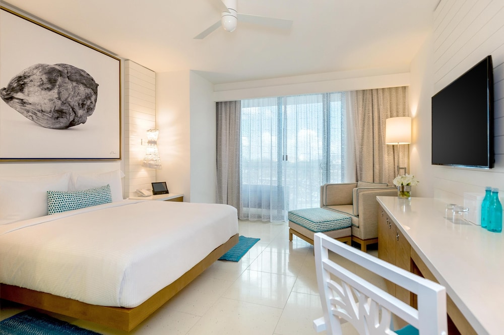Habitación, 1 cama de matrimonio grande (Fountain View) del hotel Grand Hyatt Baha Mar. Foto 3