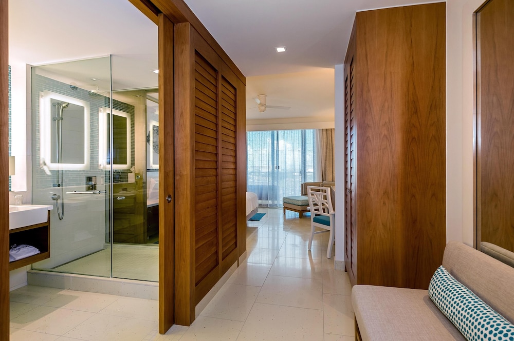 Suite Grand, 1 cama de matrimonio grande del hotel Grand Hyatt Baha Mar. Foto 3