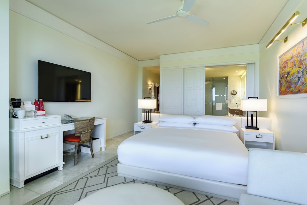 Habitación, 1 cama de matrimonio grande (Fountain View Reserve) del hotel Grand Hyatt Baha Mar. Foto 3
