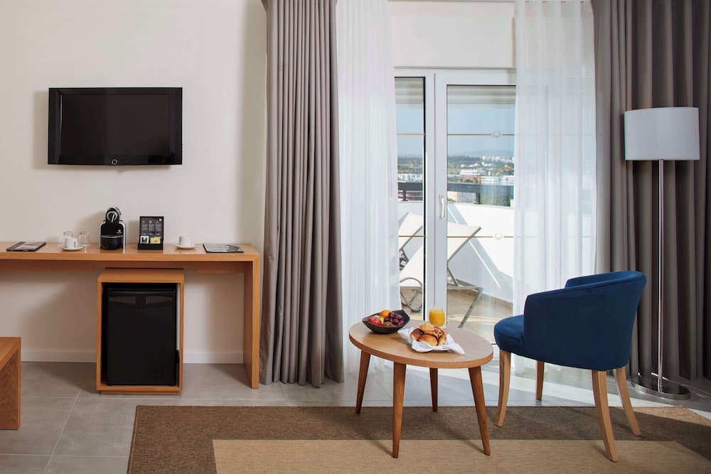 Suite del hotel NH Lagos Algarve Resort. Foto 2