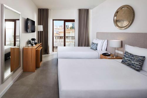 Habitación Superior con vistas al jardín del hotel NH Lagos Algarve Resort. Foto 3