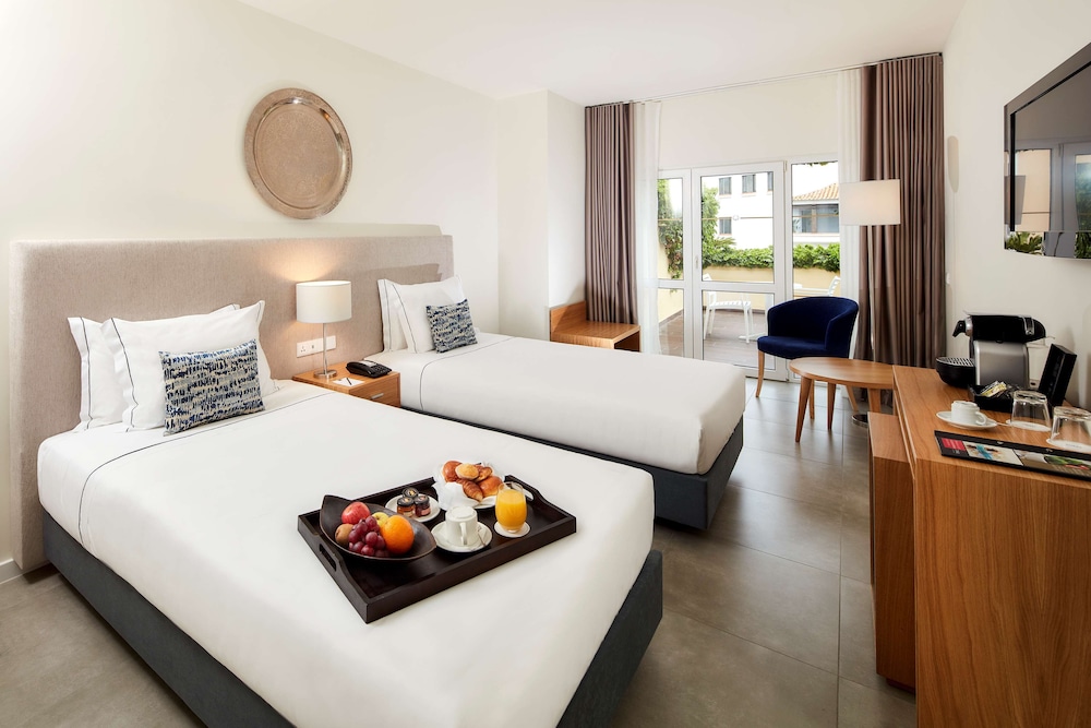 Habitación Superior con vistas del hotel NH Lagos Algarve Resort. Foto 4