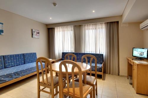 Apartamento de 1 dormitorio del hotel Alba. Foto 1