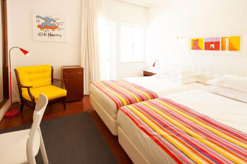 Habitación Doble con balcón y vistas al interior del hotel Vasco Da Gama. Foto 1