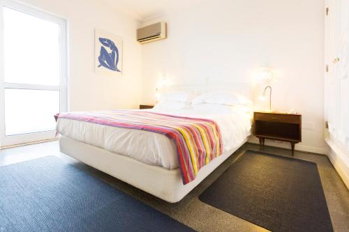 Habitación Doble con balcón y vistas al interior del hotel Vasco Da Gama. Foto 6