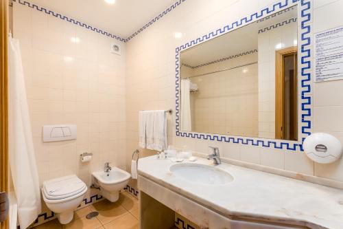 Apartamento de 1 dormitorio con vistas al interior del hotel Hotel Dunamar. Foto 2