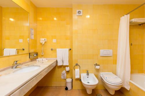 Apartamento de 1 dormitorio con vistas al interior del hotel Hotel Dunamar. Foto 4