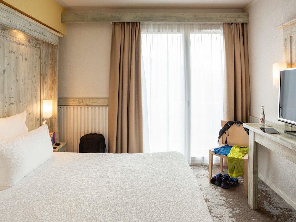 Habitación estándar pequeña para 2 viajeros del hotel Mercure Millau. Foto 1