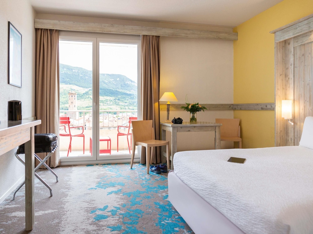 Habitación clásica, vistas al viaducto - 1 cama doble y 1 cama individual del hotel Mercure Millau