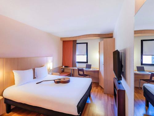 Habitación Doble Estándar del hotel Ibis Lisboa Sintra. Foto 8