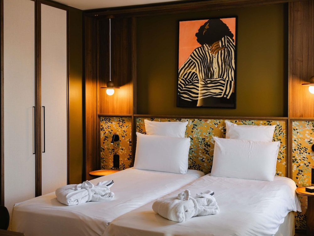 Habitación Privilege con 2 camas individuales del hotel Mercure Paris Levallois Perret. Foto 4