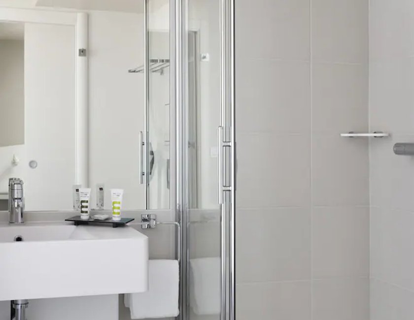 Habitación Classic - Dos camas individuales del hotel Mercure Paris Levallois Perret. Foto 5