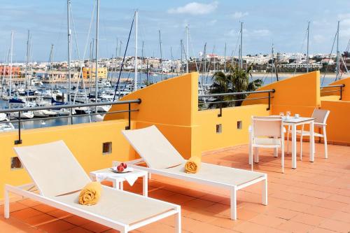 Apartamento de 1 dormitorio con terraza y cama supletoria del hotel NH Marina Portimao Resort. Foto 3