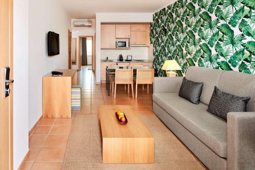Apartamento 2 habitaciones del hotel NH Marina Portimao Resort. Foto 2