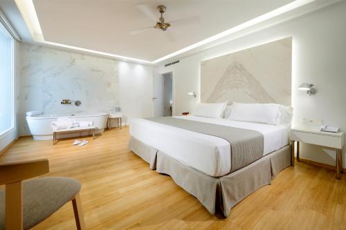 Suite Junior del hotel Talayot - Adults Only. Foto 6