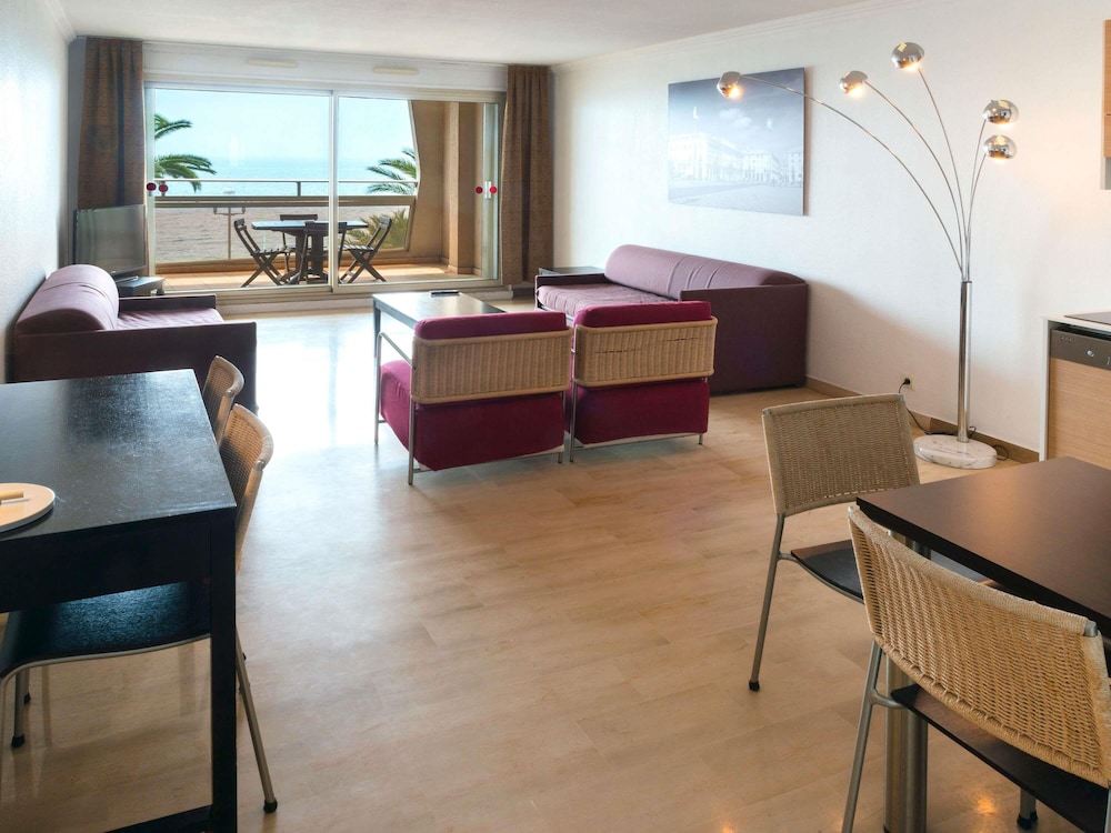 Apartamento Vista Mar Balcón o Terraza 1 habitación Accesible Con Vistas Accesible (discapacidad auditiva) del hotel Adagio Nice Promenade Des Anglais. Foto 1