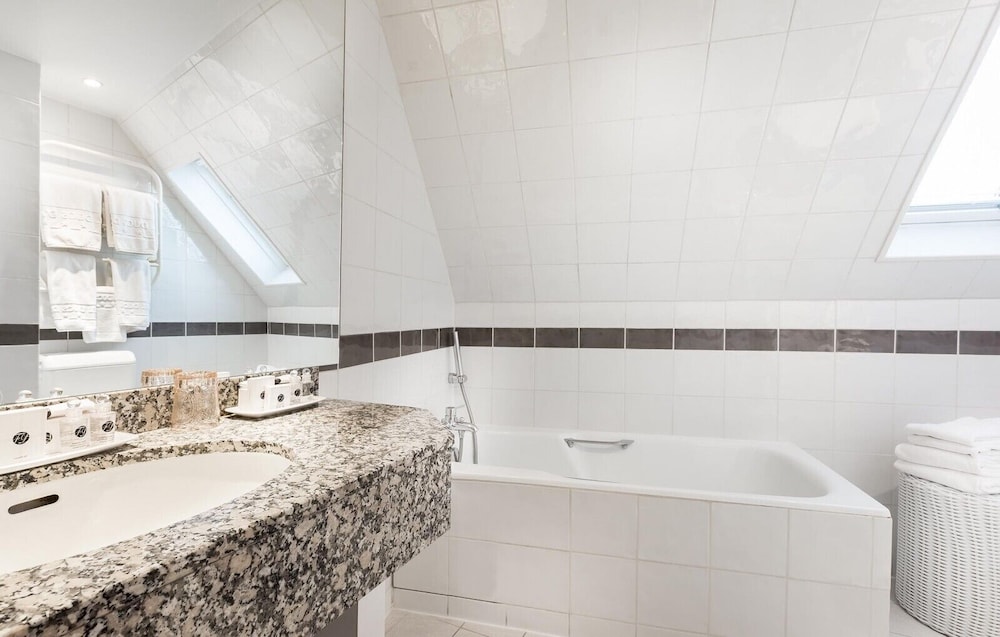 Quadruple Suite del hotel Des Ducs Danjou. Foto 6