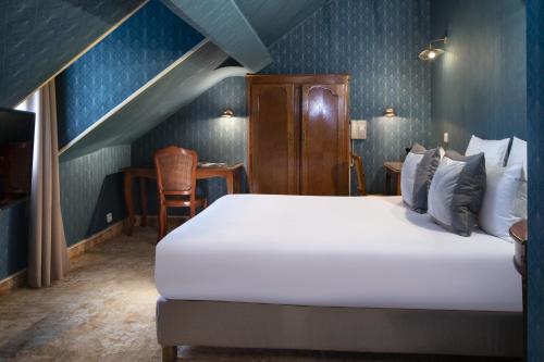 Habitación Doble Pequeña del hotel Elysees. Foto 6
