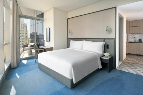 Estudio Doble con balcón - cama grande del hotel Intercontinental Dubai Marina, An Ihg. Foto 3