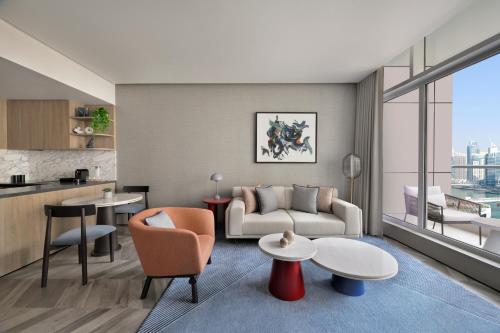 Residencia con 1 dormitorio, balcón y vistas al puerto deportivo del hotel Intercontinental Dubai Marina, An Ihg. Foto 1