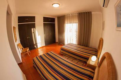 Apartamento Superior de 3 dormitorios del hotel Clube Vilarosa. Foto 3