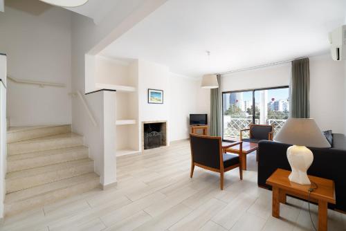 Apartamento Superior de 3 dormitorios del hotel Clube Vilarosa. Foto 7