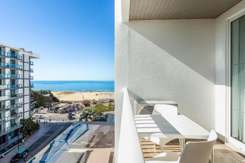 Habitación Superior con vistas laterales al mar del hotel Jupiter Algarve - Beach and Spa. Foto 2