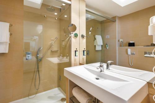 Habitación Familiar Estándar (2 adultos + 2 niños de hasta 12 años) del hotel Jupiter Algarve - Beach and Spa. Foto 4