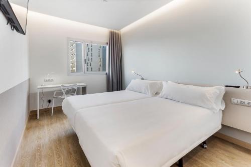 Habitación Doble - 2 camas del hotel B&B Barcelona Viladecans