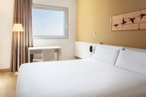 Habitación Doble del hotel B&B Barcelona Viladecans. Foto 5
