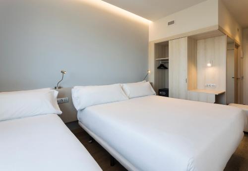 Habitación Familiar del hotel B&B Barcelona Viladecans. Foto 2