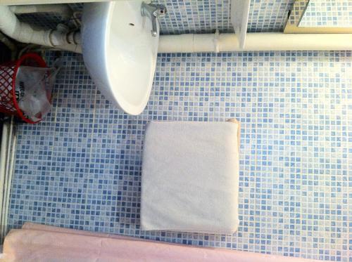 Double Room with Shower with shared toilets del hotel Des Arts. Foto 5