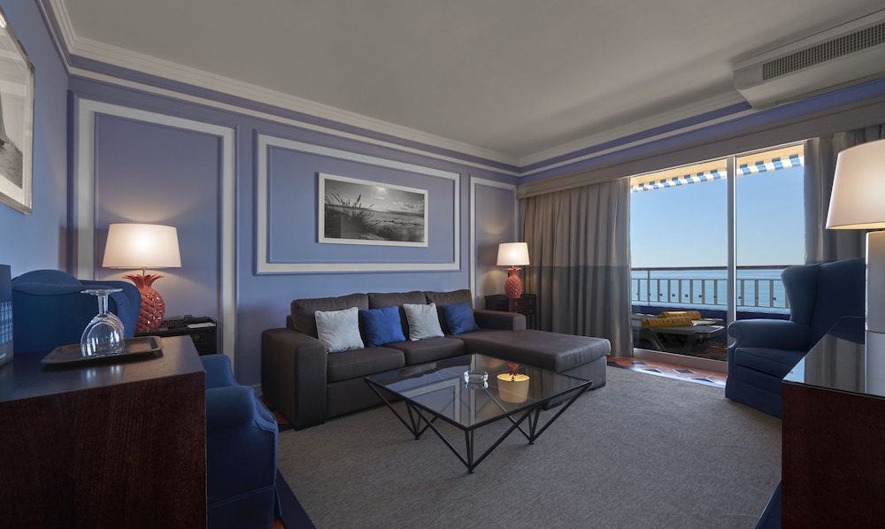 Suite, balcón, vistas al mar del hotel Algarve Casino. Foto 1
