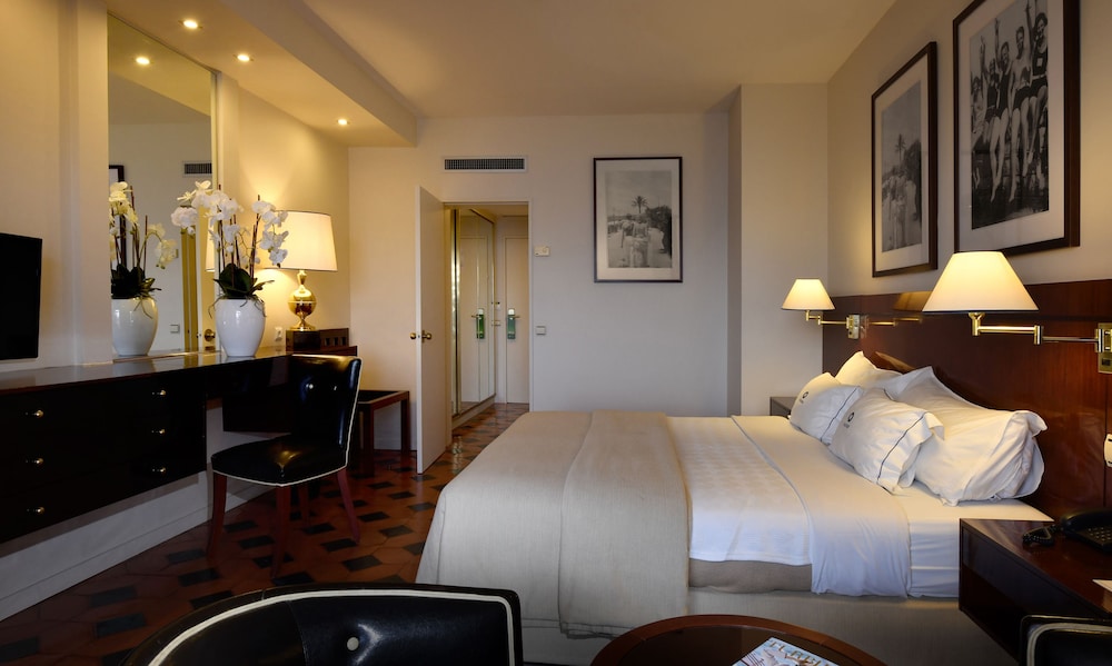 Habitación con 2 camas individuales, balcón, vistas al mar del hotel Algarve Casino. Foto 1
