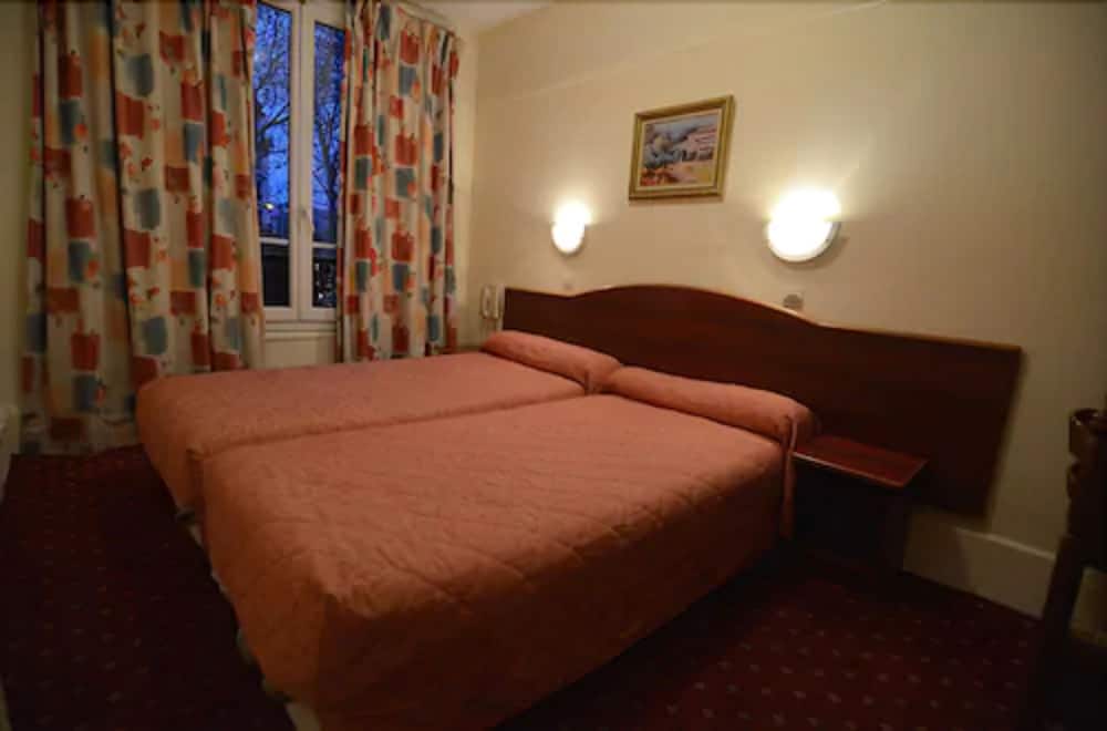 Habitación con 2 camas individuales, 2 camas individuales, baño compartido del hotel Montpellier