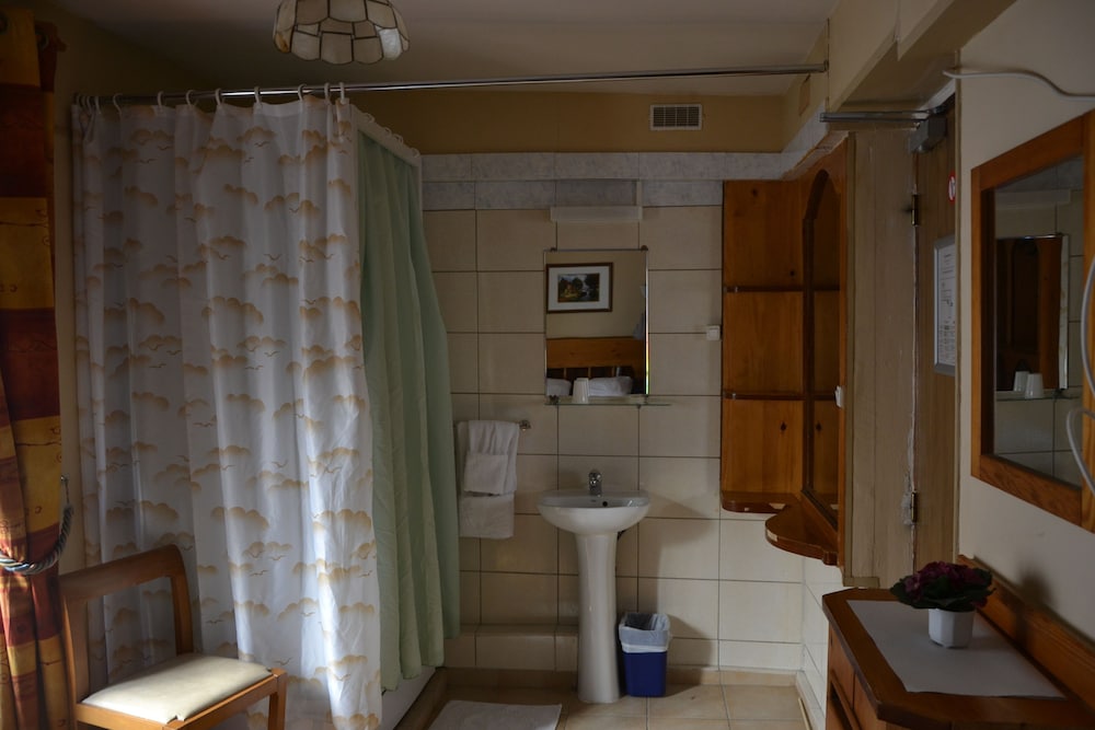 Habitación doble, baño compartido del hotel Montpellier. Foto 7