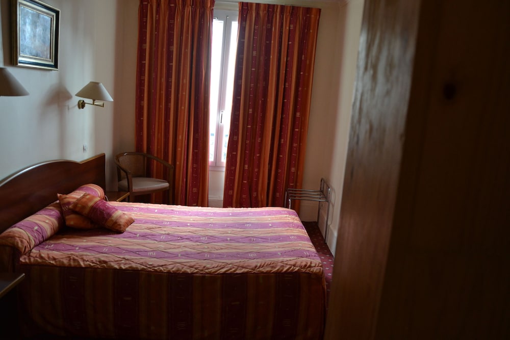 Habitación doble, baño compartido del hotel Montpellier. Foto 8