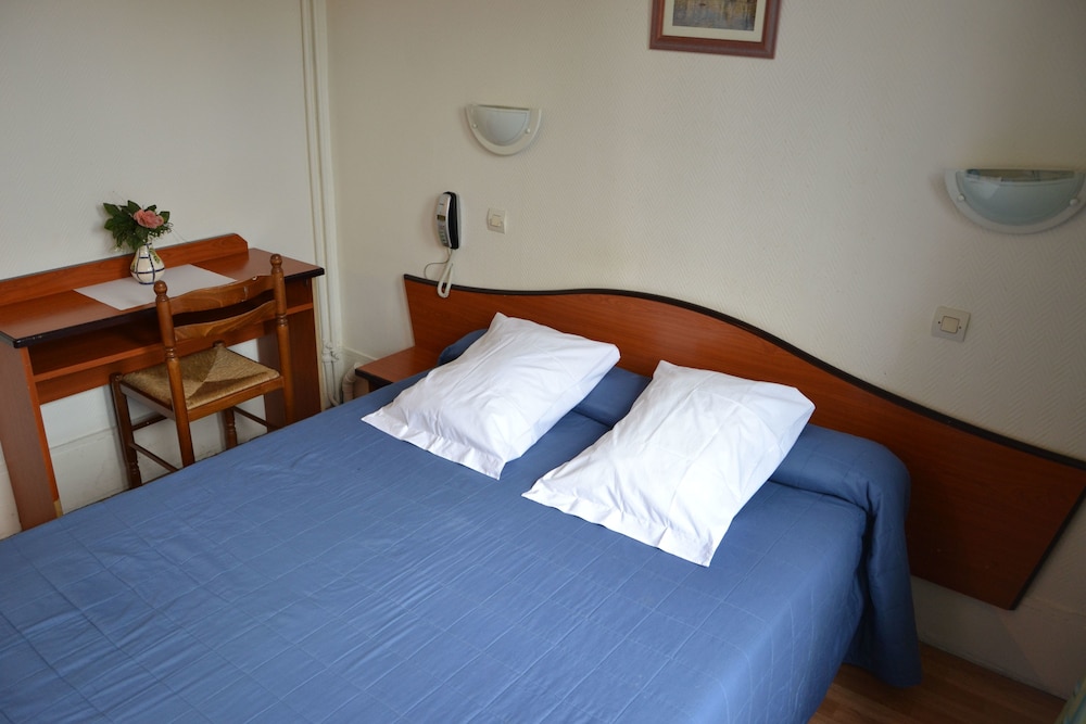Habitación doble, baño privado (shared toilets) del hotel Montpellier. Foto 4