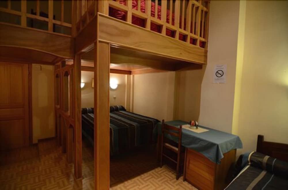 Habitación familiar, baño privado del hotel Montpellier