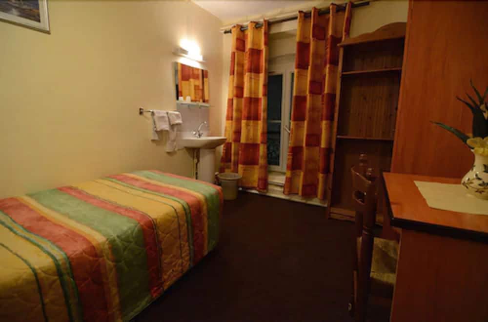 Habitación individual, baño compartido del hotel Montpellier
