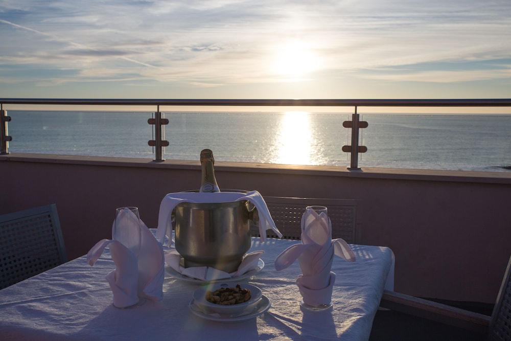 Habitación superior, vistas al mar del hotel Quarteira Sol