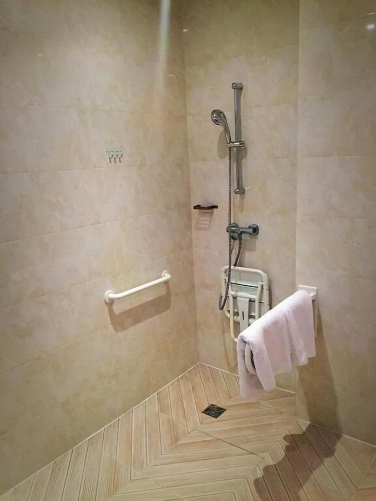 Habitación individual estándar del hotel Residence De Bruxelles. Foto 1