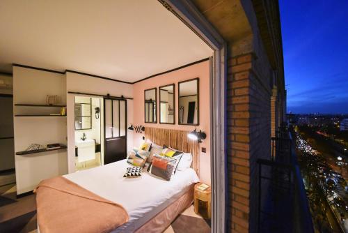 Habitación Clásica con balcón del hotel Madrigal. Foto 1
