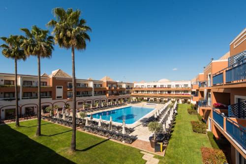 Habitación Doble con vistas a la piscina - 2 camas del hotel Vila Gale Tavira. Foto 5